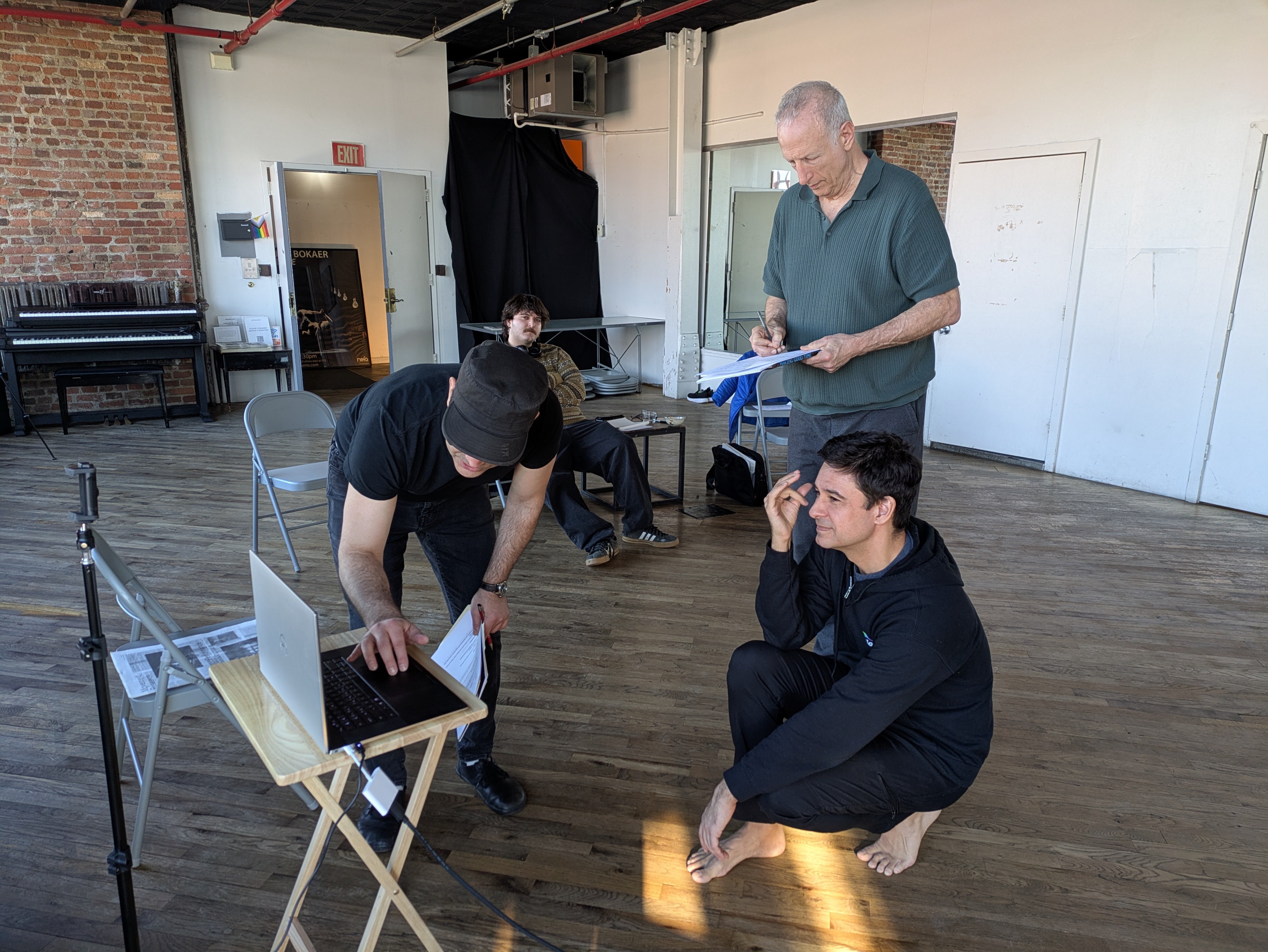 Jonah Bokaer, Wayne Ashley, Mathew Pollenberg, and david allen review the response to Jonah's movement query.', Westbeth live workshop.